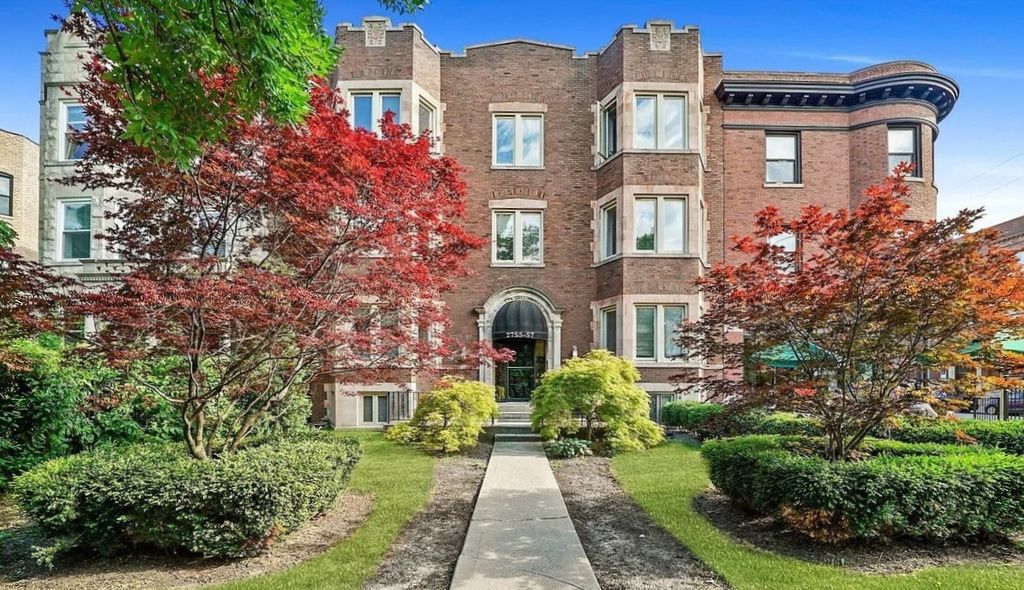 2757 W Logan Boulevard 1, Chicago, IL 60647