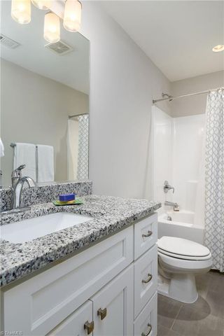 164 Quail Run Drive, Clemmons, NC 27012