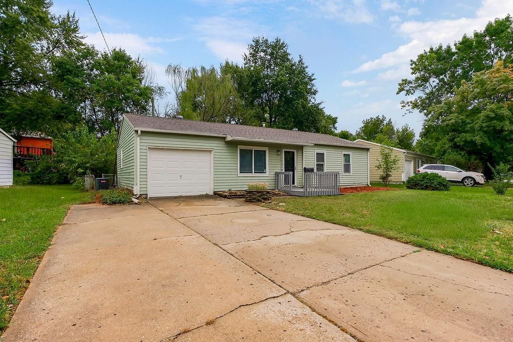 15315 Fuller Avenue, Grandview, MO 64030