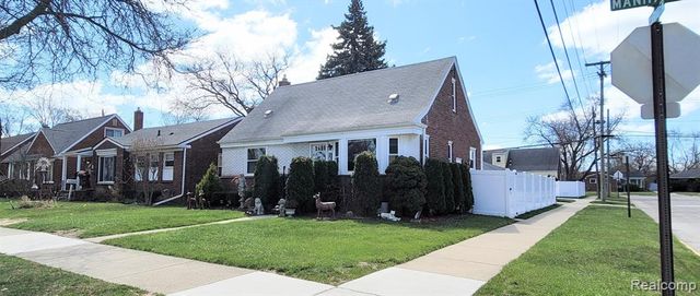 14301 Manhattan Street, Oak Park, MI 48237