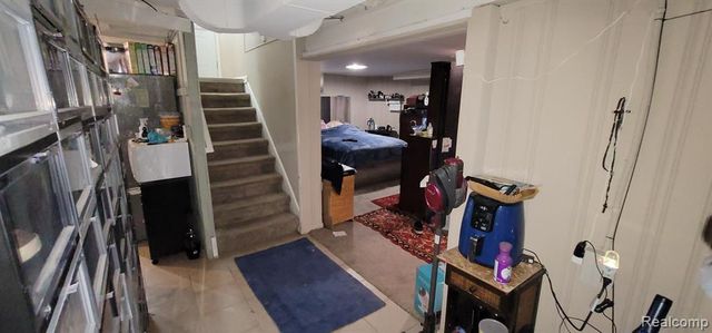 14301 Manhattan Street, Oak Park, MI 48237