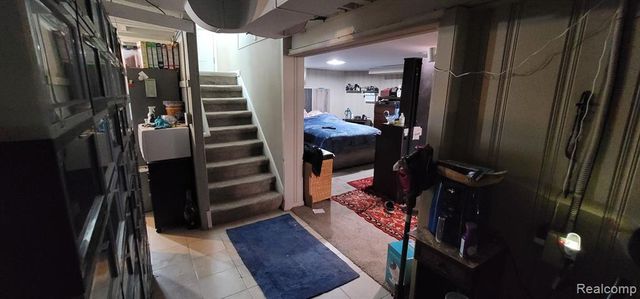 14301 Manhattan Street, Oak Park, MI 48237