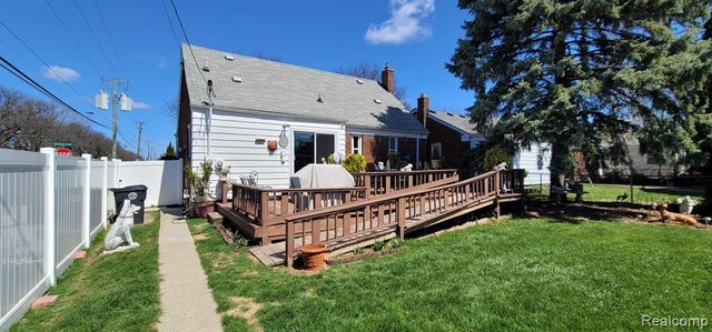 14301 Manhattan Street, Oak Park, MI 48237