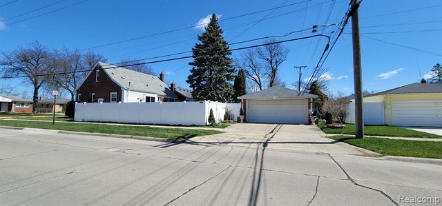 14301 Manhattan Street, Oak Park, MI 48237