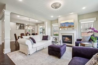 15 Winfield Dr, Woodcliff Lake Boro, NJ 07677