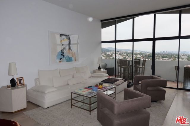 1155 N La Cienega Boulevard 6, West Hollywood, CA 90069
