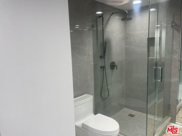 1155 N La Cienega Boulevard 6, West Hollywood, CA 90069