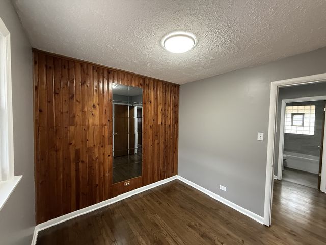 7616 S Lorel Avenue, Burbank, IL 60459