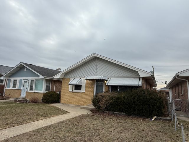 7616 S Lorel Avenue, Burbank, IL 60459