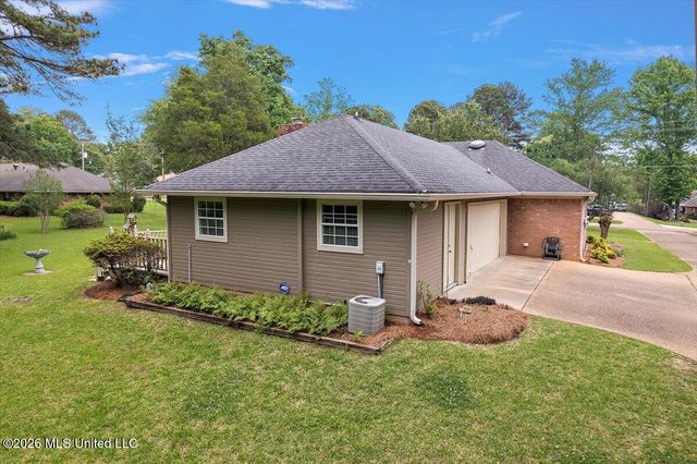 19 Deerfield Drive, Madison, MS 39110