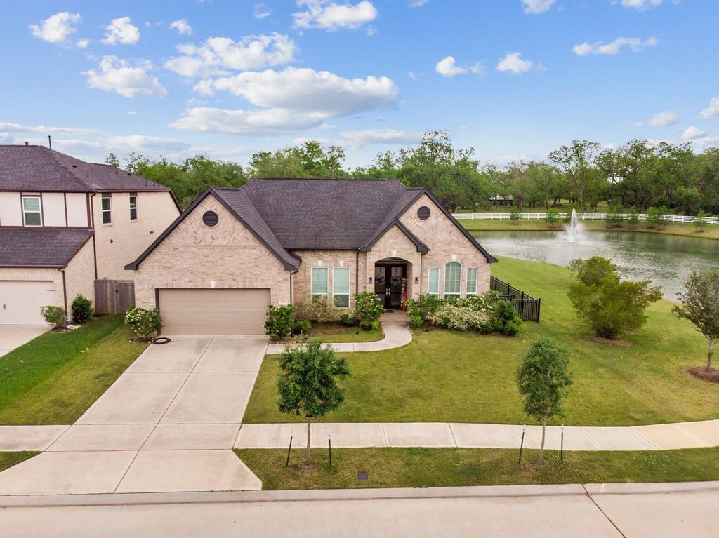 4227 Carol Ridge Drive, Sugar Land, TX 77479