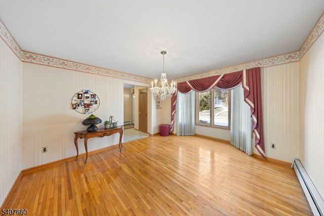 2 Mettle Ln, Roxbury Twp., NJ 07885