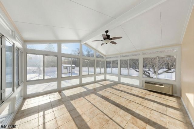 2 Mettle Ln, Roxbury Twp., NJ 07885