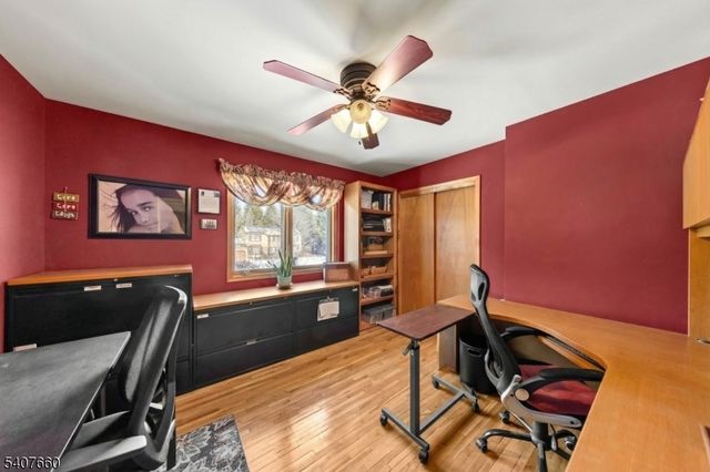 2 Mettle Ln, Roxbury Twp., NJ 07885