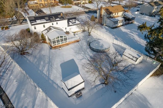 2 Mettle Ln, Roxbury Twp., NJ 07885