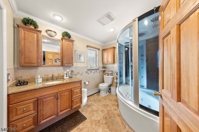 2 Mettle Ln, Roxbury Twp., NJ 07885