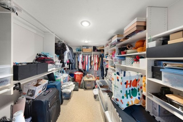 2 Mettle Ln, Roxbury Twp., NJ 07885