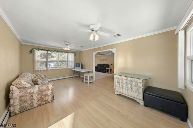 2 Mettle Ln, Roxbury Twp., NJ 07885