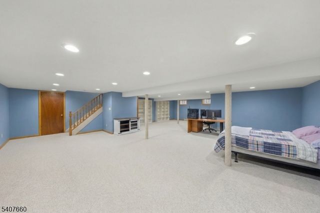 2 Mettle Ln, Roxbury Twp., NJ 07885