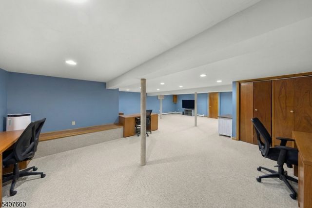 2 Mettle Ln, Roxbury Twp., NJ 07885