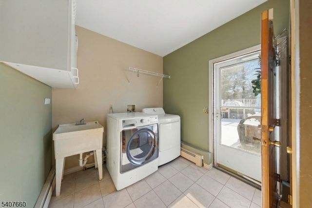 2 Mettle Ln, Roxbury Twp., NJ 07885