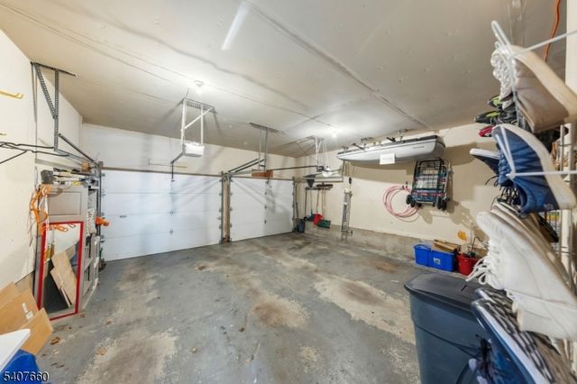 2 Mettle Ln, Roxbury Twp., NJ 07885