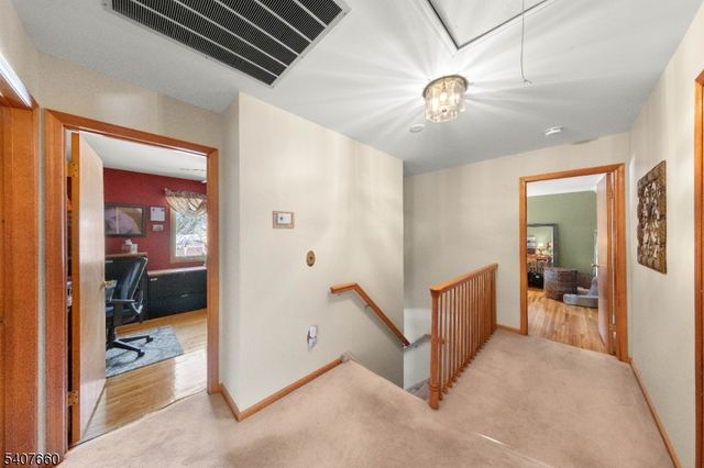 2 Mettle Ln, Roxbury Twp., NJ 07885