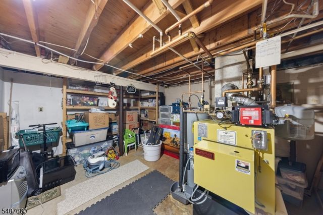 2 Mettle Ln, Roxbury Twp., NJ 07885