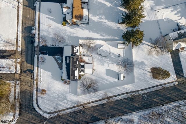 2 Mettle Ln, Roxbury Twp., NJ 07885