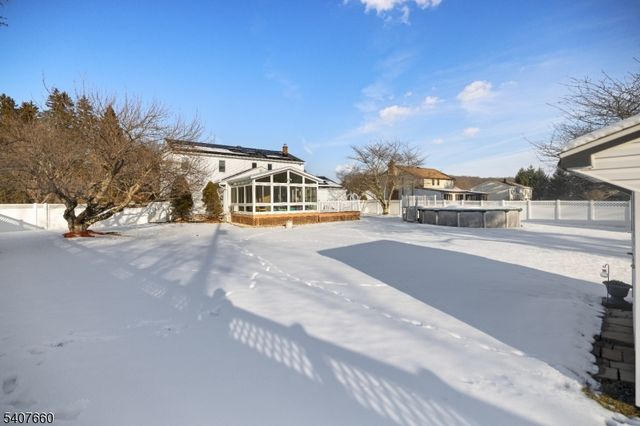 2 Mettle Ln, Roxbury Twp., NJ 07885