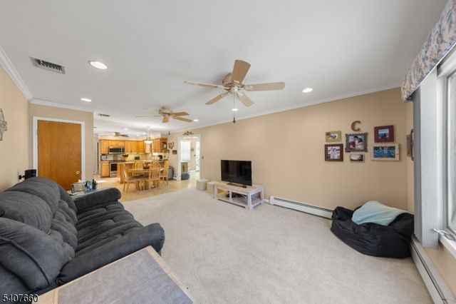 2 Mettle Ln, Roxbury Twp., NJ 07885