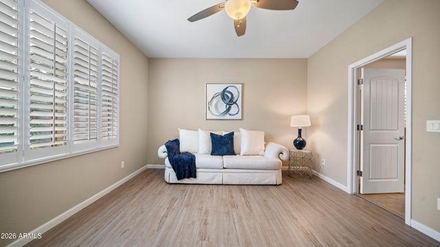 8611 E DESERT Lane, Mesa, AZ 85209