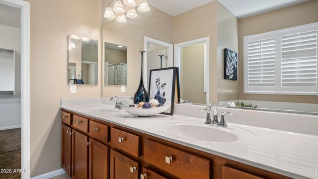 8611 E DESERT Lane, Mesa, AZ 85209