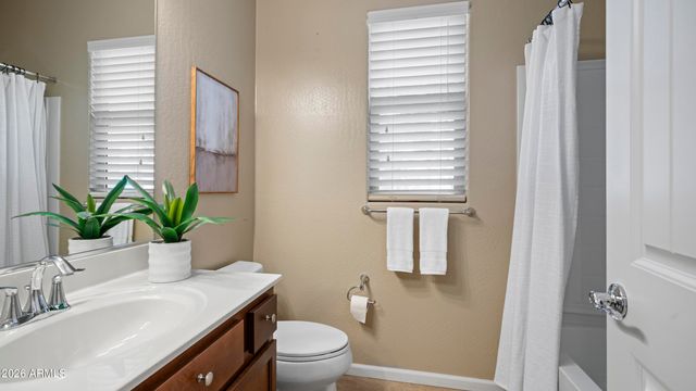 8611 E DESERT Lane, Mesa, AZ 85209