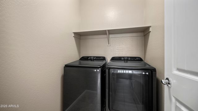 8611 E DESERT Lane, Mesa, AZ 85209