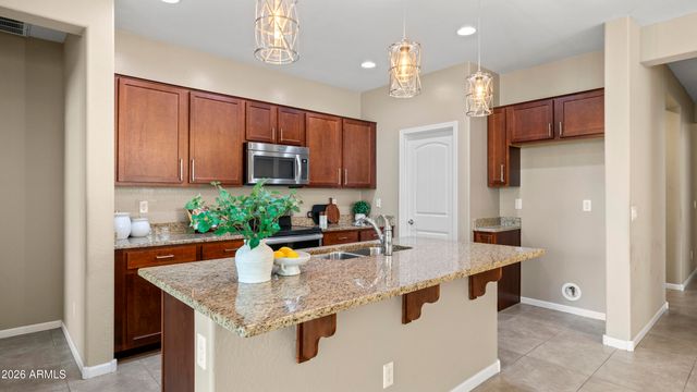 8611 E DESERT Lane, Mesa, AZ 85209