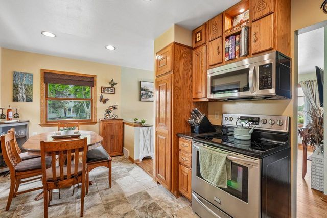 2709 13th AVENUE, South Milwaukee, WI 53172