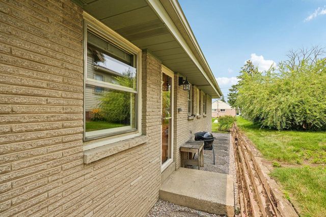 2709 13th AVENUE, South Milwaukee, WI 53172