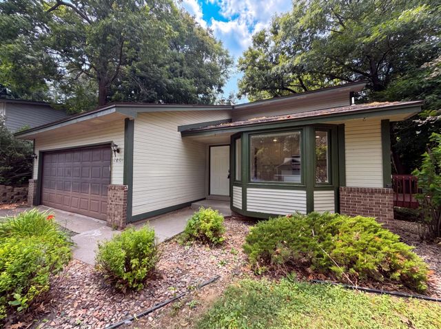2601 Setter Circle, Mound, MN 55364