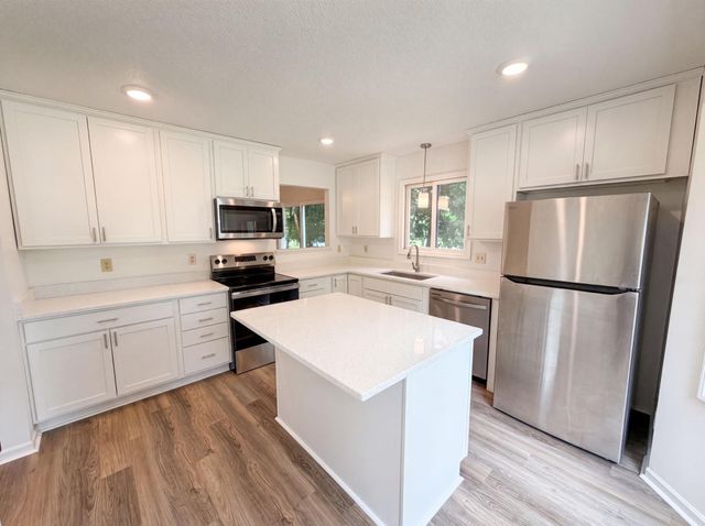 2601 Setter Circle, Mound, MN 55364