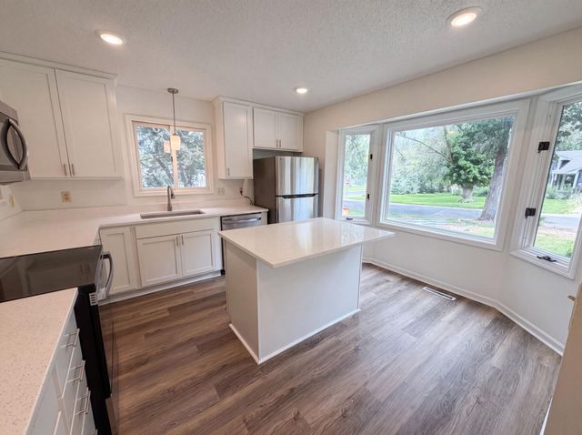 2601 Setter Circle, Mound, MN 55364