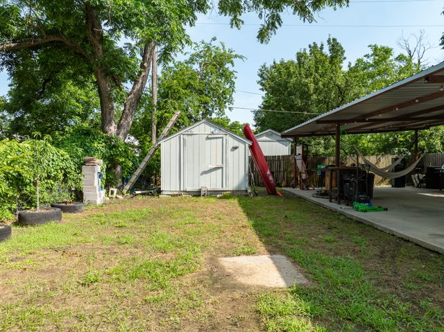 105 E North Street, Itasca, TX 76055