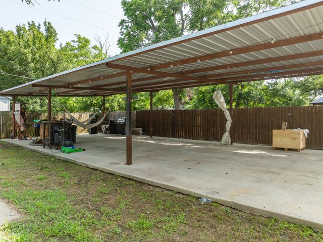 105 E North Street, Itasca, TX 76055
