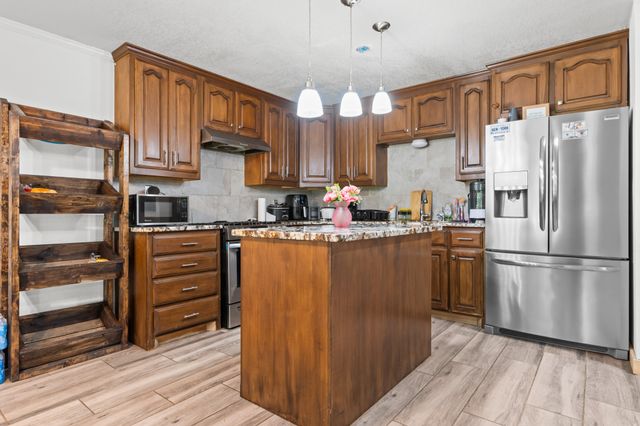 105 E North Street, Itasca, TX 76055