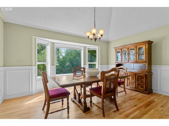 1083 Se ACACIA Pl, Gresham, OR 97080