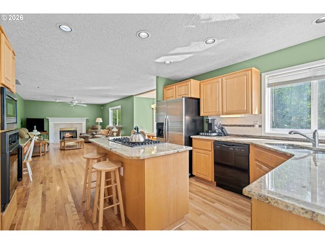 1083 Se ACACIA Pl, Gresham, OR 97080