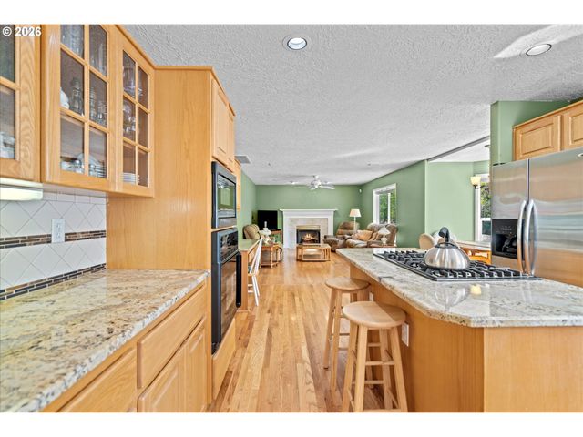1083 Se ACACIA Pl, Gresham, OR 97080