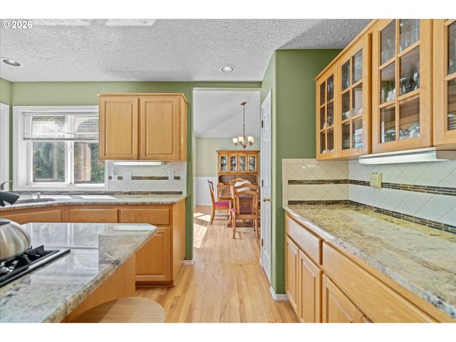 1083 Se ACACIA Pl, Gresham, OR 97080