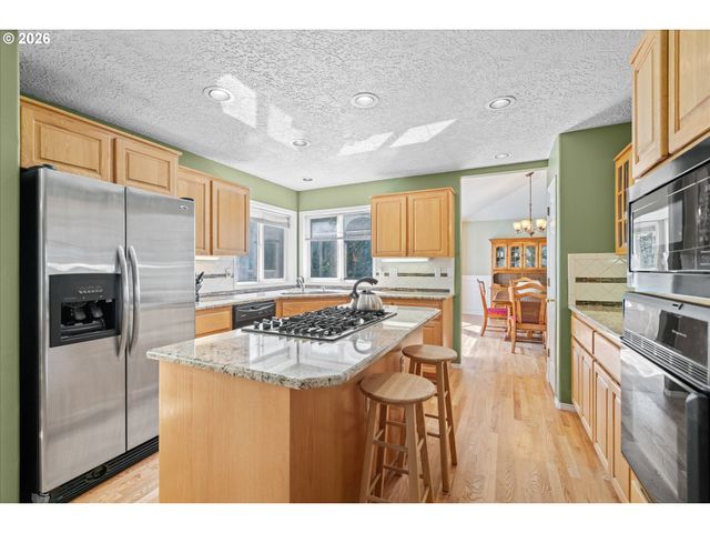 1083 Se ACACIA Pl, Gresham, OR 97080