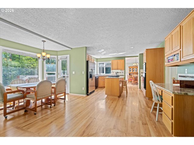 1083 Se ACACIA Pl, Gresham, OR 97080